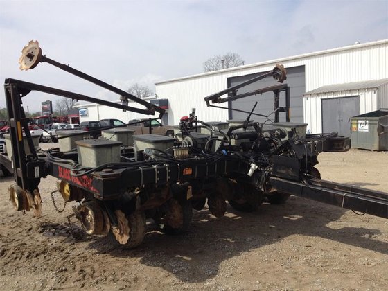 Black Machine 12F30 in Mount