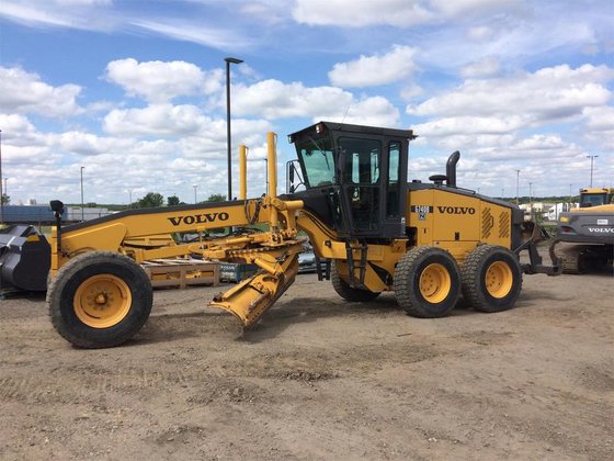2004 Volvo G740B in Burnsville,