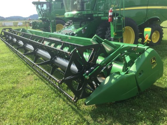 2010 John Deere 635F in