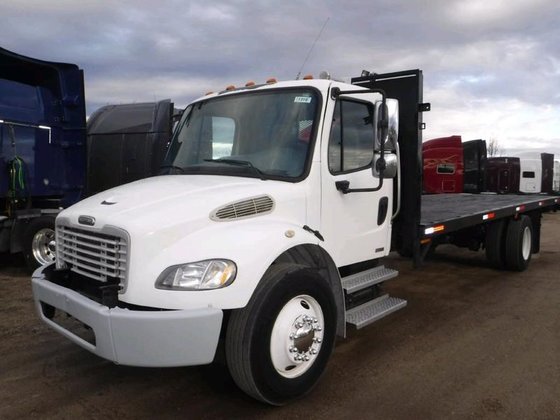 2007 Freightliner BUSINESS CLASS M2