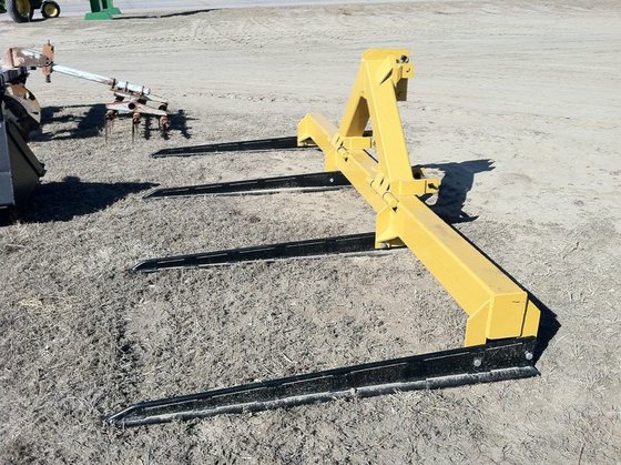 Hennig 211F Bale Mover in