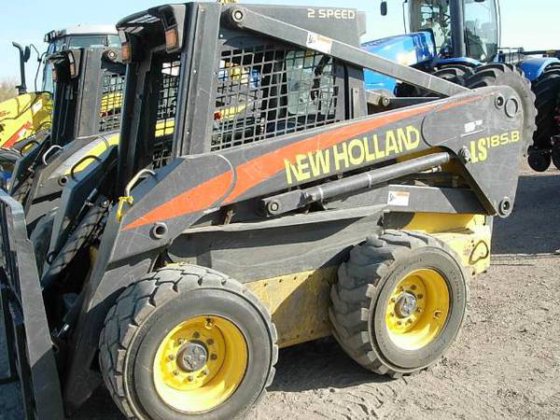 2005 New Holland LS185B in