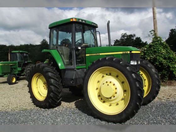 John Deere 7410 in Windber,