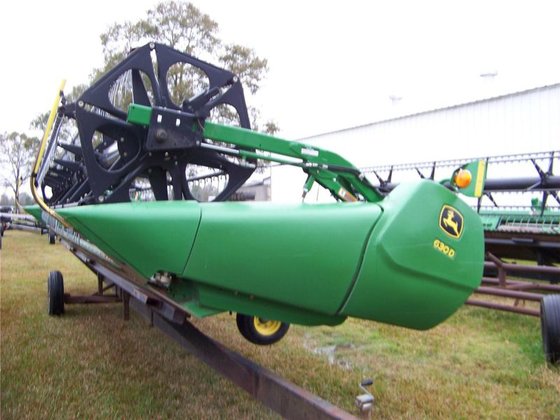 2011 John Deere 630D in