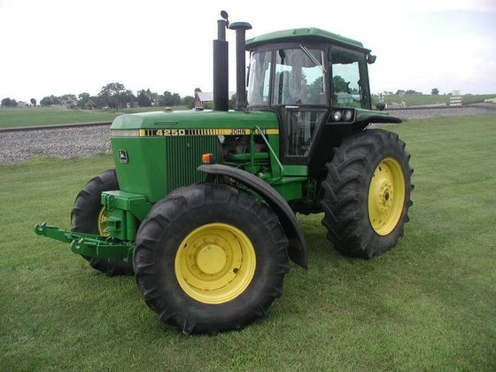 1988 John Deere 4250 in