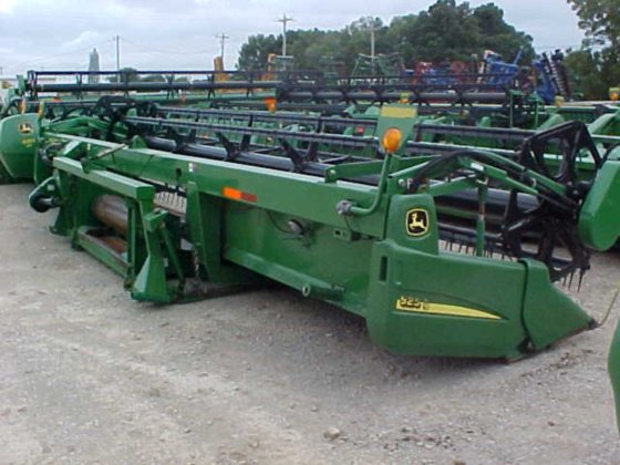 2006 John Deere 925D in