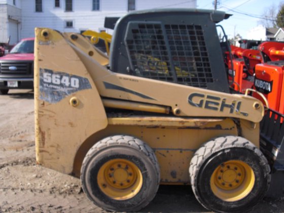 2005 Gehl 5640 in Newburg,