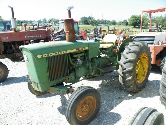 John Deere 1520 in Troy,