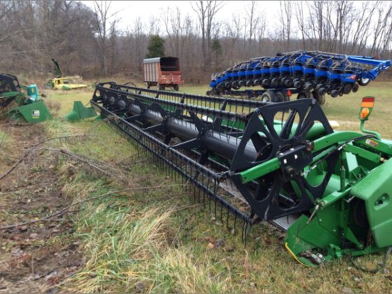 2010 John Deere 635F in