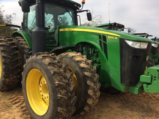 2013 John Deere 8310R in