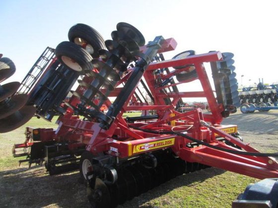 2013 McFarlane RD-4025 in Waunakee,