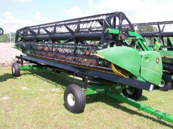 2004 John Deere 620F in