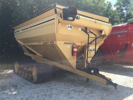 J&M 1075 in Winamac, IN
