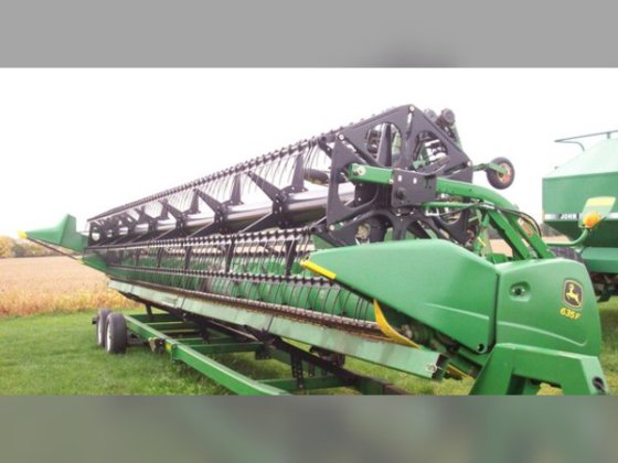 2010 John Deere 635F in