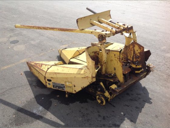 New Holland 824 in Clinton,