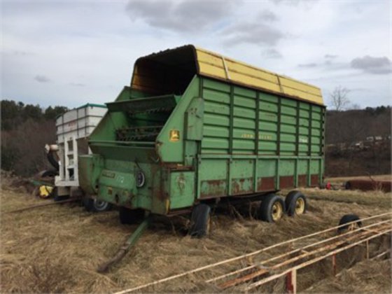 John Deere 716A in Meshoppen,