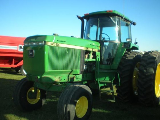1992 John Deere 4560 in