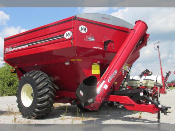 2017 J&M 812-18S in Delphos,