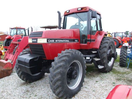 Case IH 7140 in Lebanon,