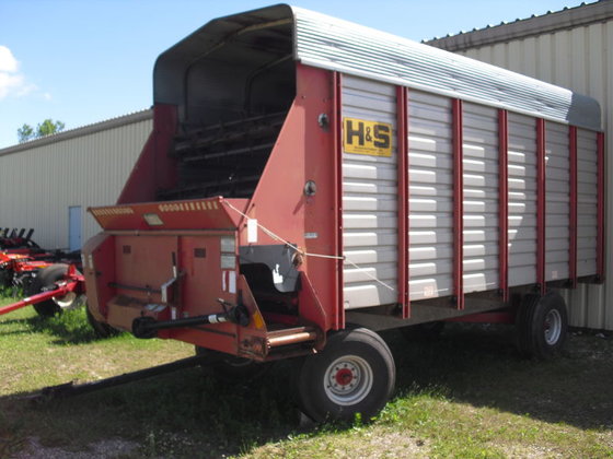H&S HD7+4 in Newburg, WI