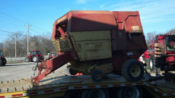 New Holland 855 in Hillsboro,