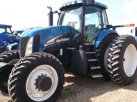 2006 New Holland TG255 in