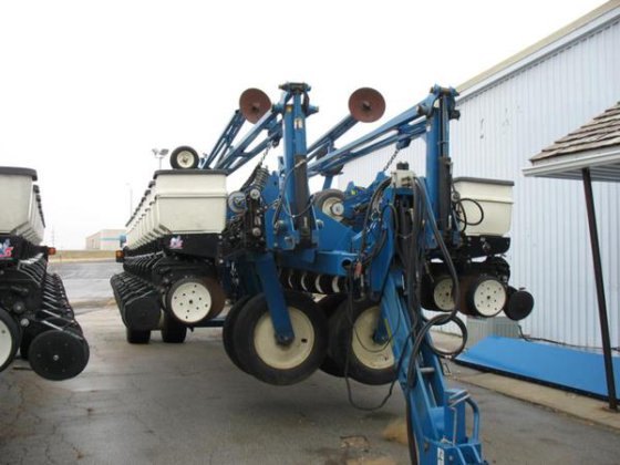 Kinze 3700 in Harlan, IA