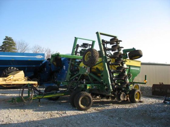 2011 John Deere 1990 in