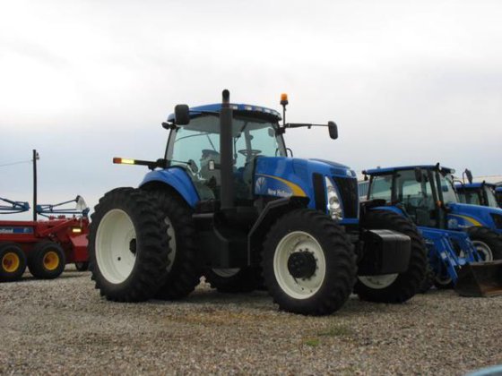 New Holland T8040 in Harlan,