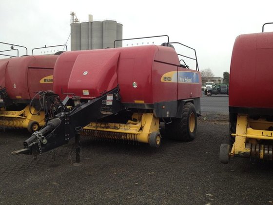2009 New Holland BB9080 in