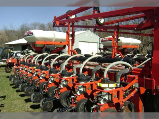 2007 WHITE 8524 in Waverly,