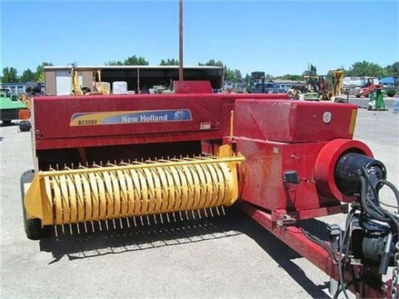 2011 New Holland BC5080 in