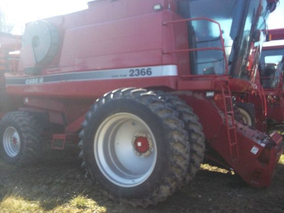 2004 Case IH 2366 in