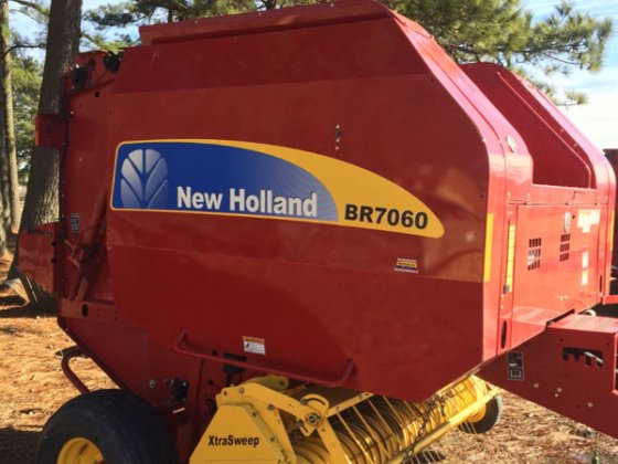 2012 New Holland BR7060 in