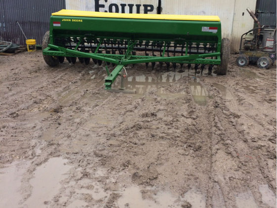 John Deere 8300 in Bishop,