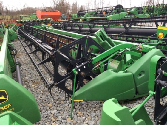 2006 John Deere 635F in