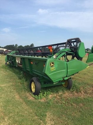 2005 John Deere 630F in