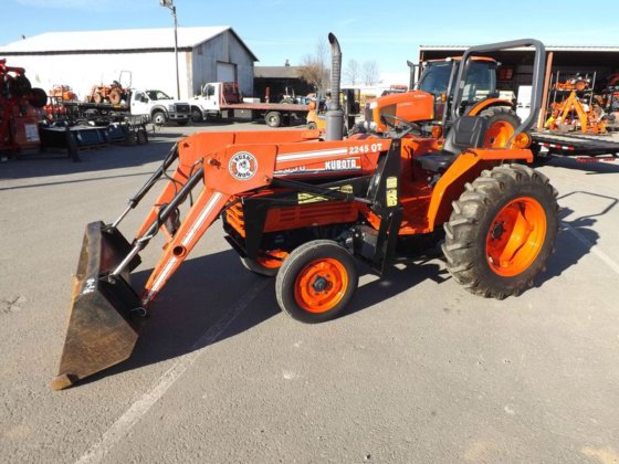 Kubota L2550 in Crossville, TN