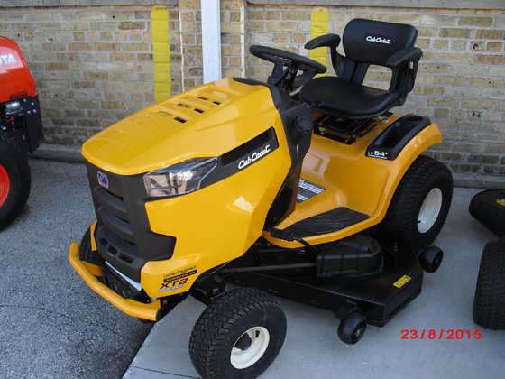 Cub Cadet LX54FAB in Newburg,