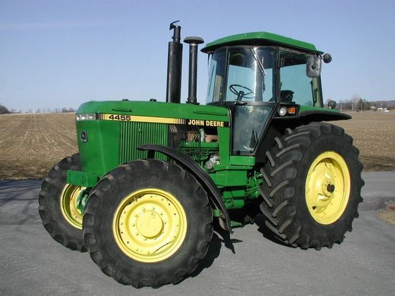 1990 John Deere 4455 in