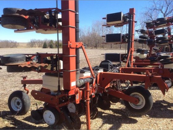 1997 WHITE 6929 in Gladbrook,
