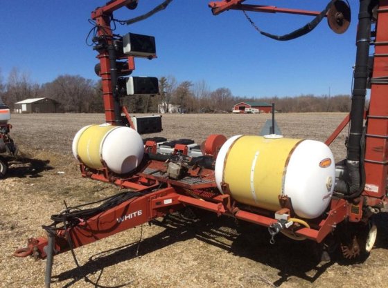 1995 WHITE 6100 in Gladbrook,