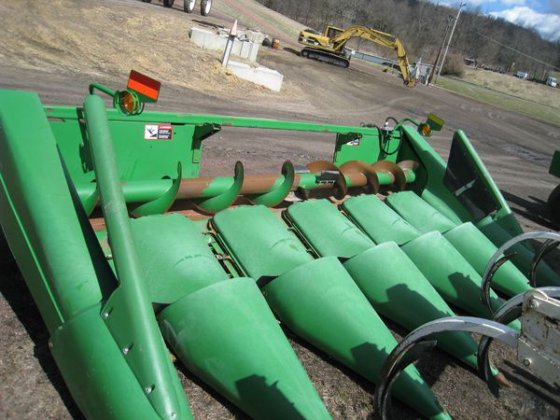 2002 John Deere 693 in
