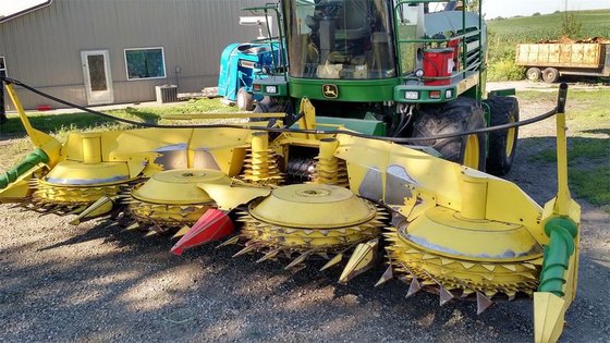 2008 John Deere 678 in