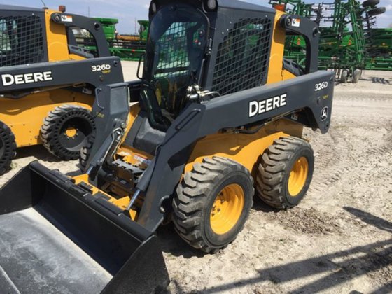 2011 John Deere 326D in