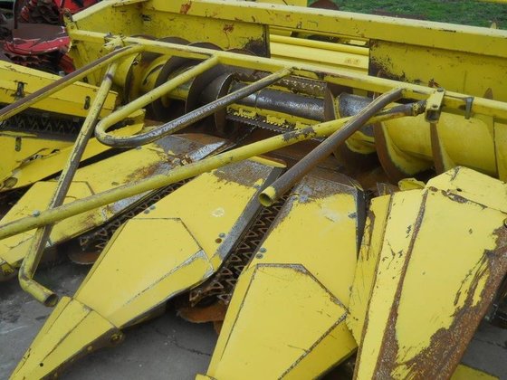 John Deere 666 in Reasnor,