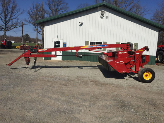 2011 New Holland H7450 in