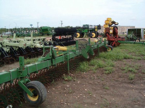 John Deere 400 in Hondo,