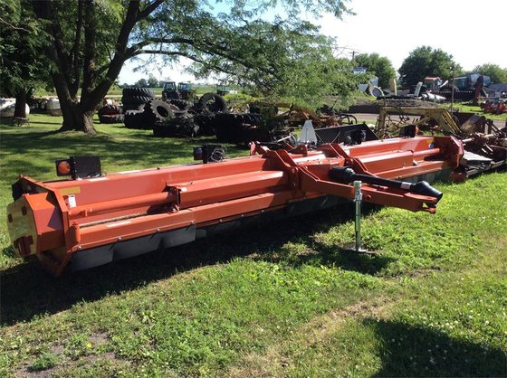 2015 Servis Rhino RC120 in