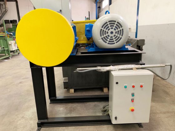 プラスチックおよび材料用リッピングミル